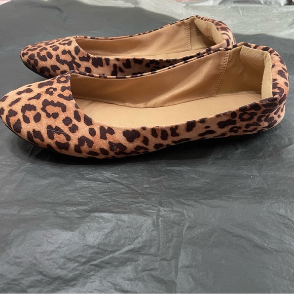 Lane Bryant 12W Rounded Toe Leopard Print Flats Cushioned Heels Comfy - Picture 1 of 8